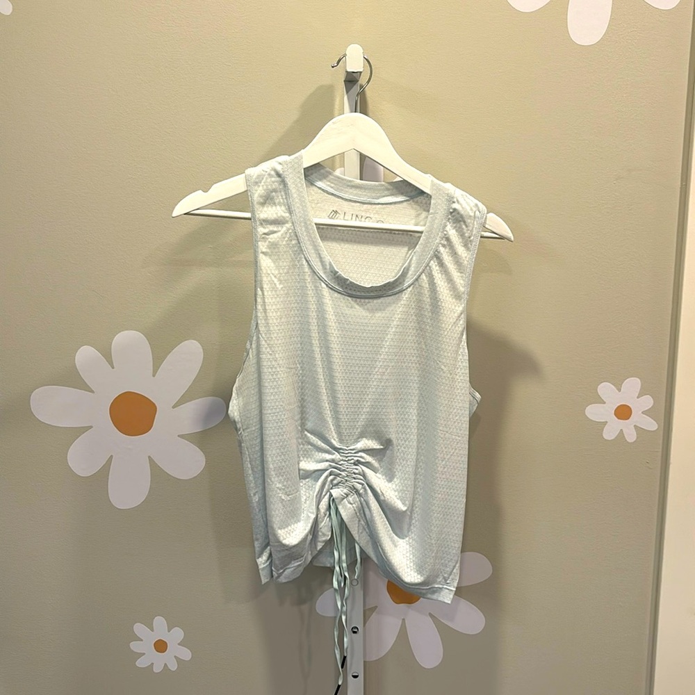 LincActive- athletic top-tags on